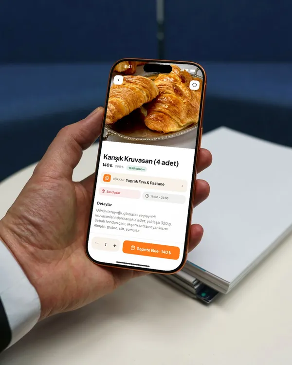 Elde tutulan iPhone’da ürün sayfası: Karışık Kruvasan, Sepete Ekle
